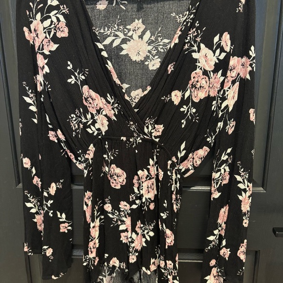 KENDALL & KYLIE Short Black Floral Long Sleeve Romper SIZE XS‎ Summer Vacation - Picture 2 of 7